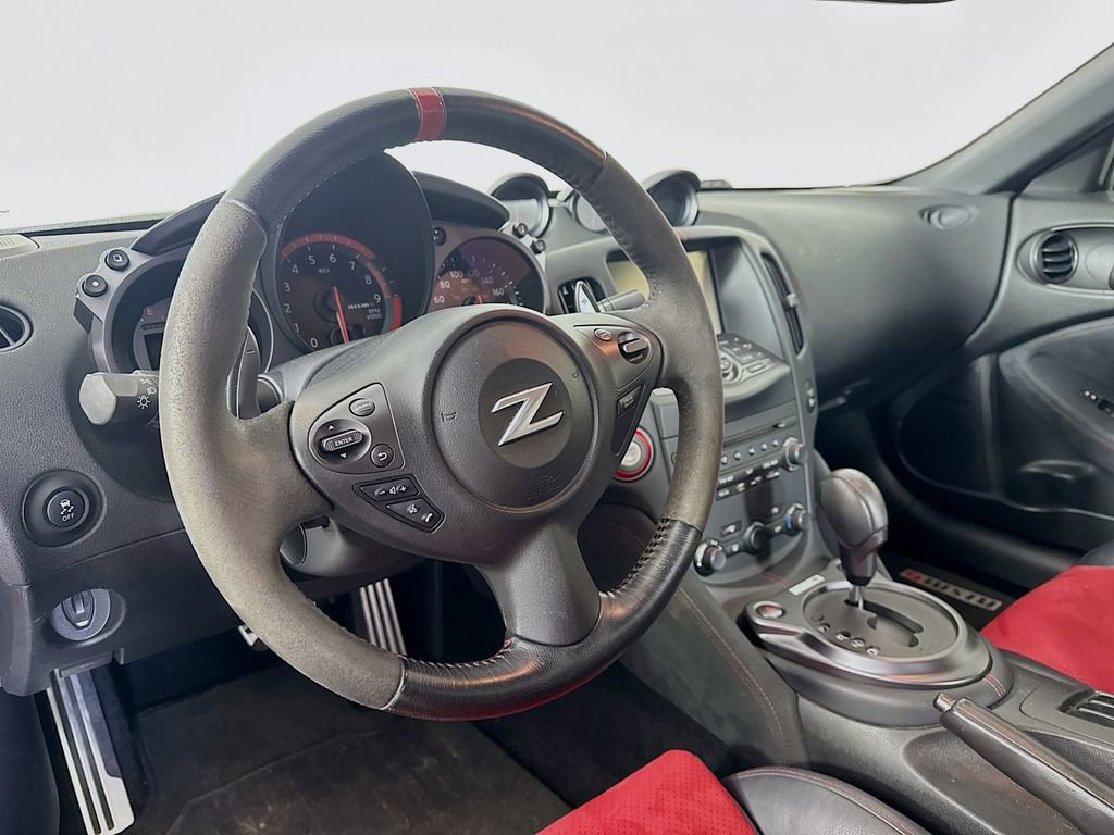 Used 2015 Nissan 370Z NISMO image 9