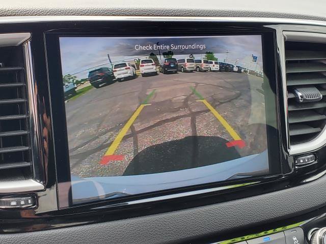 Used 2025 Chrysler Pacifica Select FWD image 16