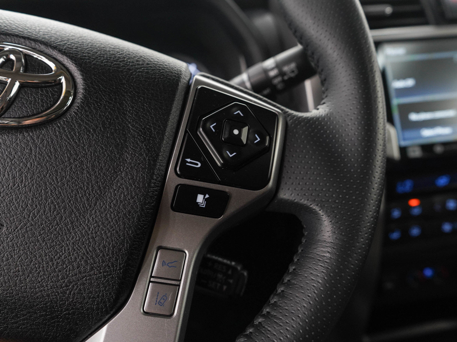 Used 2022 Toyota 4Runner Limited AWD/4WD image 27