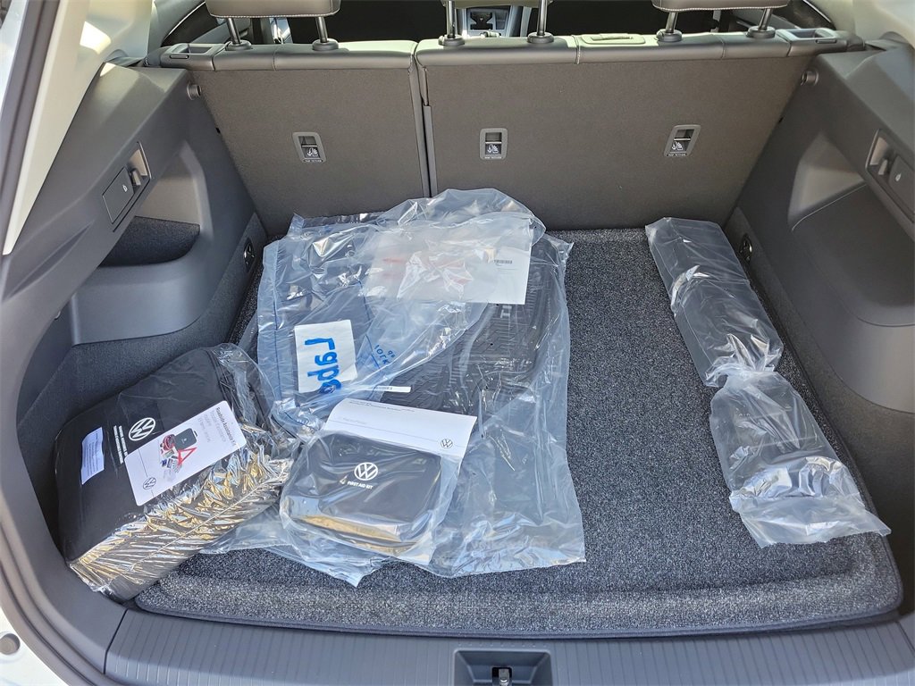 New 2026 Volkswagen Tiguan SE image 6