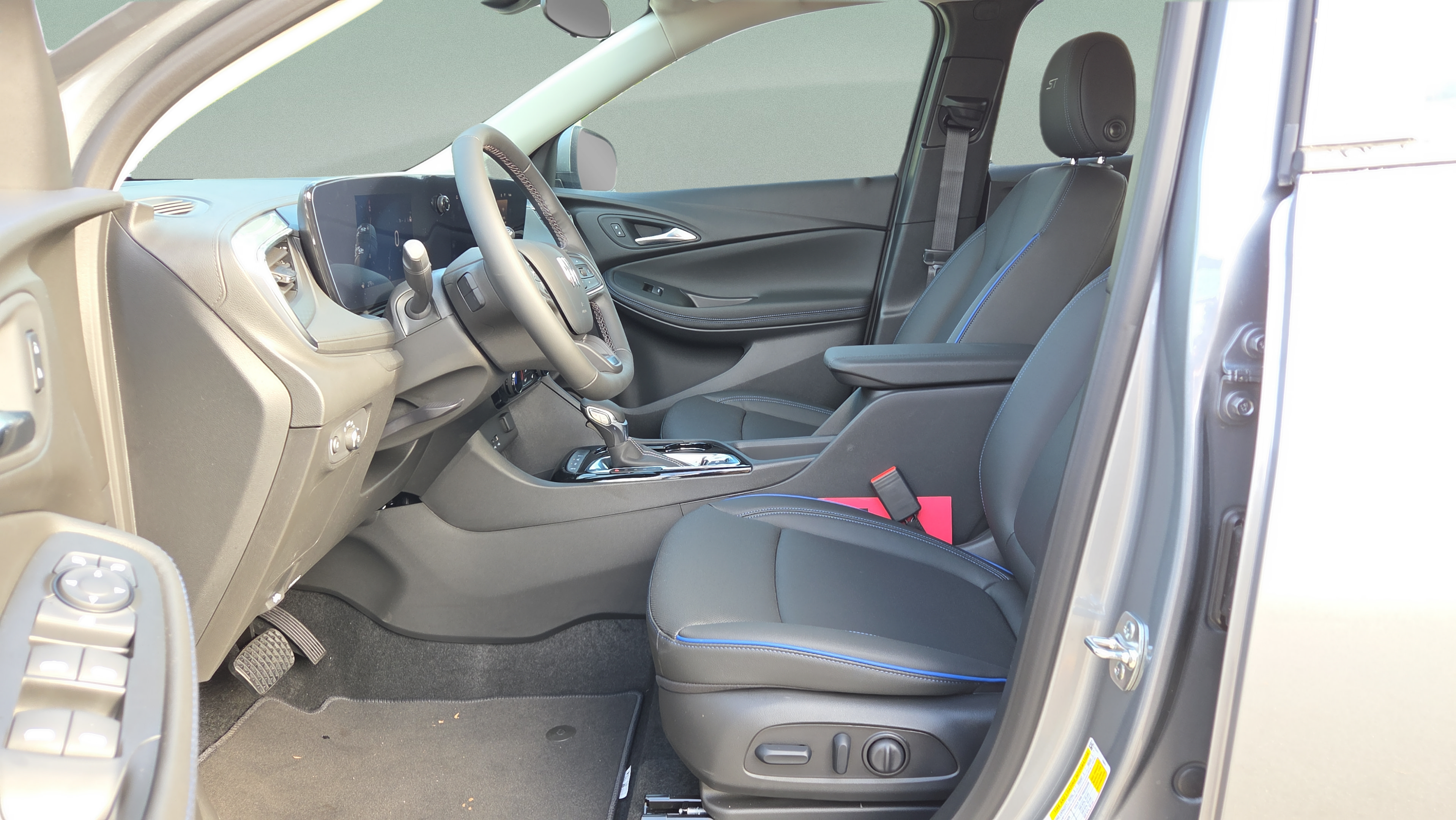New 2026 Buick Encore GX Sport Touring w/ Comfort Package AWD/4WD image 25