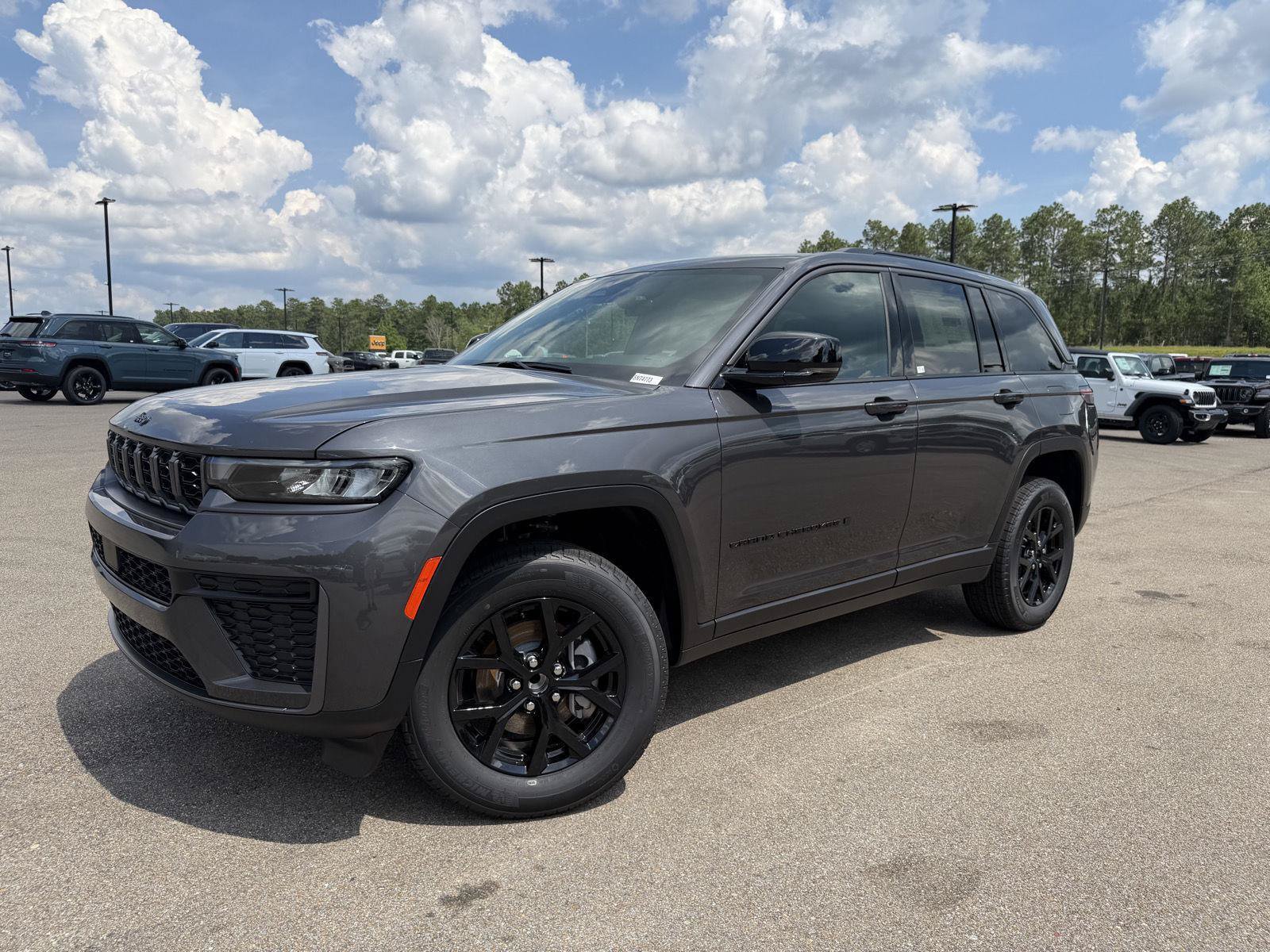 New 2026 Jeep Grand Cherokee Altitude RWD video 1