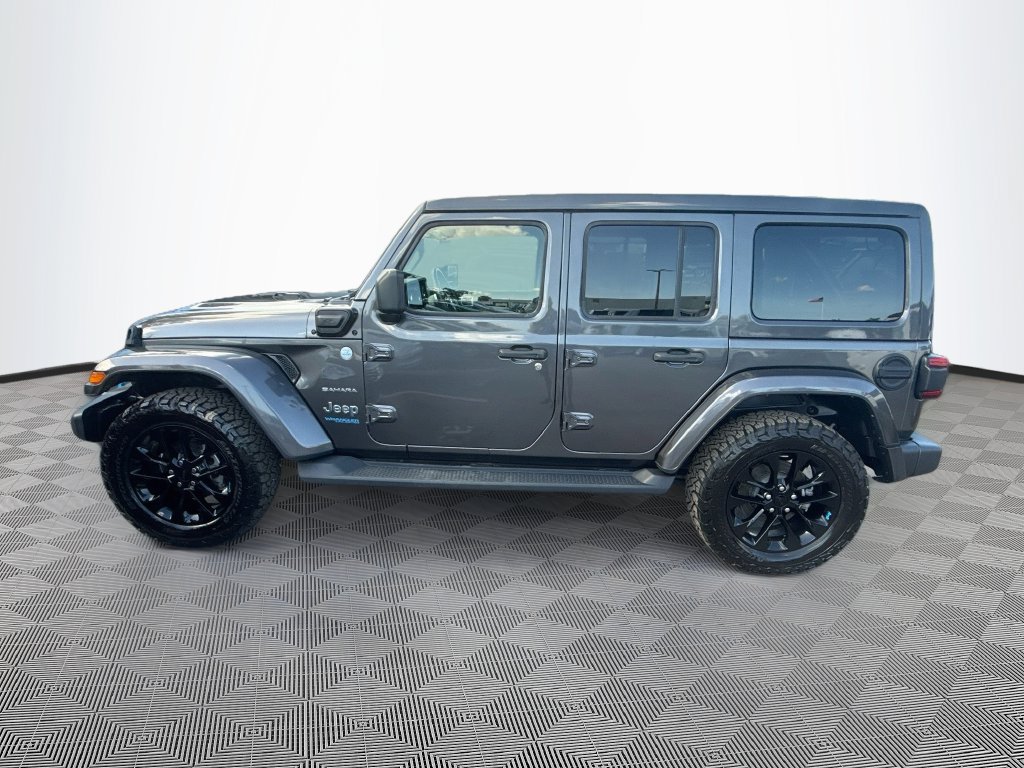 Used 2022 Jeep Wrangler Unlimited Sahara w/ Cold Weather Group AWD/4WD image 9