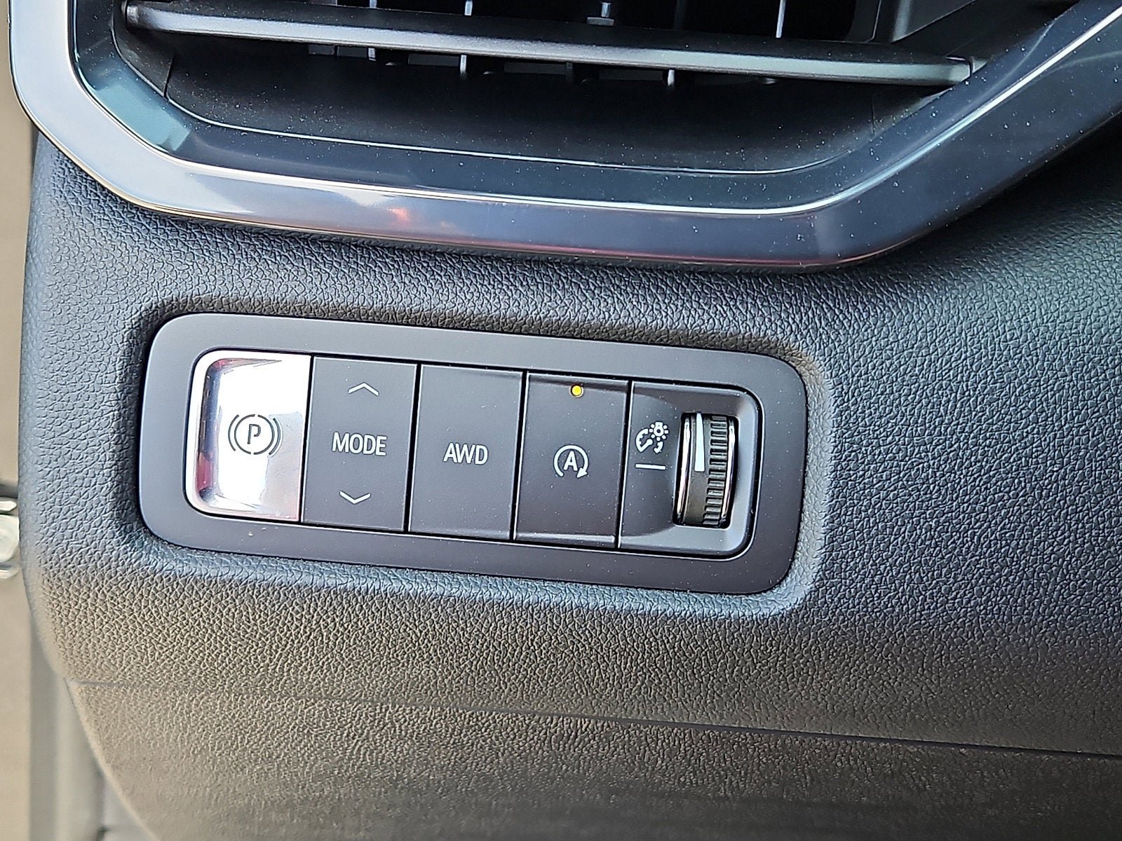 New 2026 GMC Acadia AT4 w/ Luxury Package AWD/4WD image 15