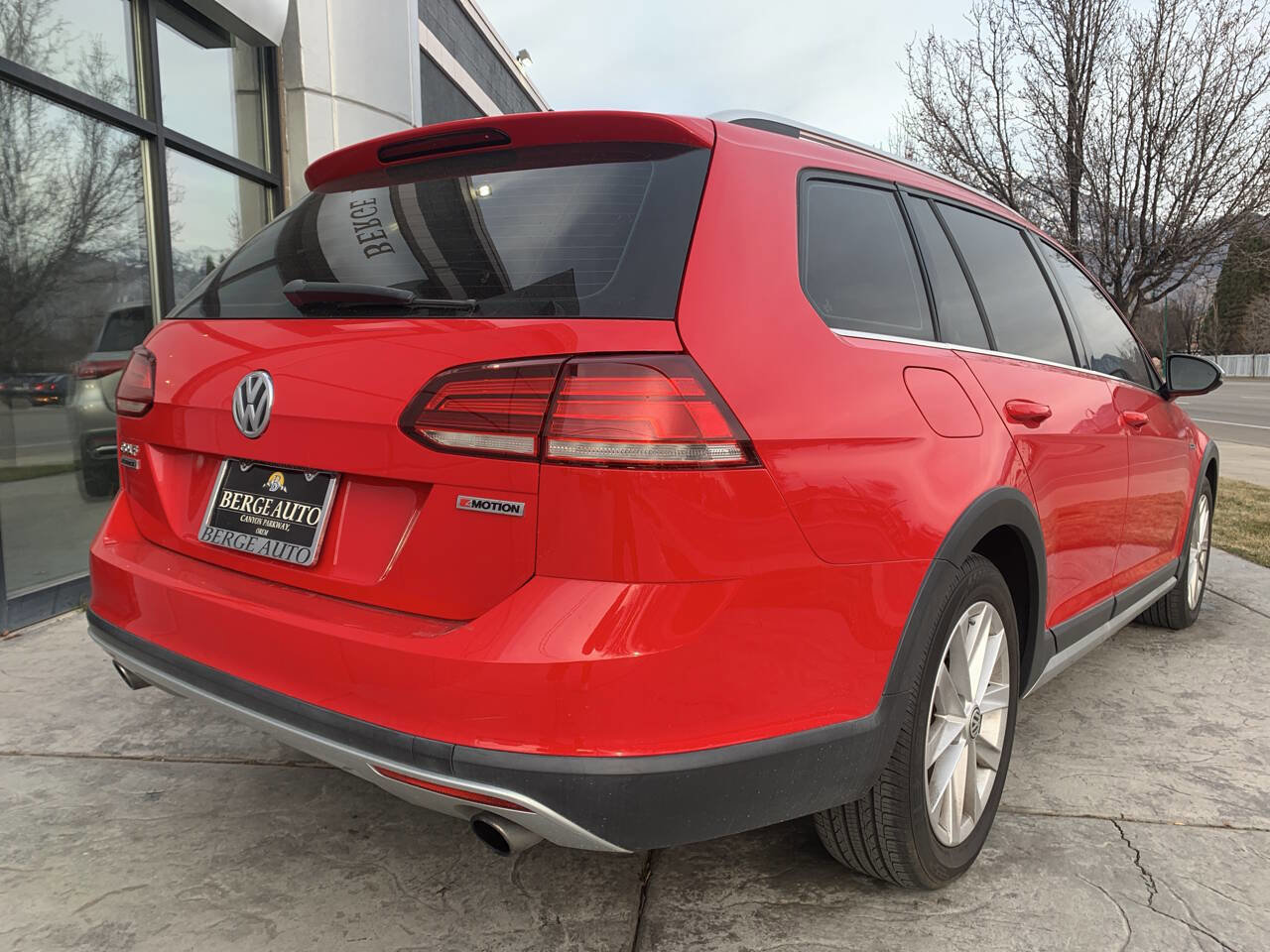 Used 2019 Volkswagen Golf Alltrack SE image 5