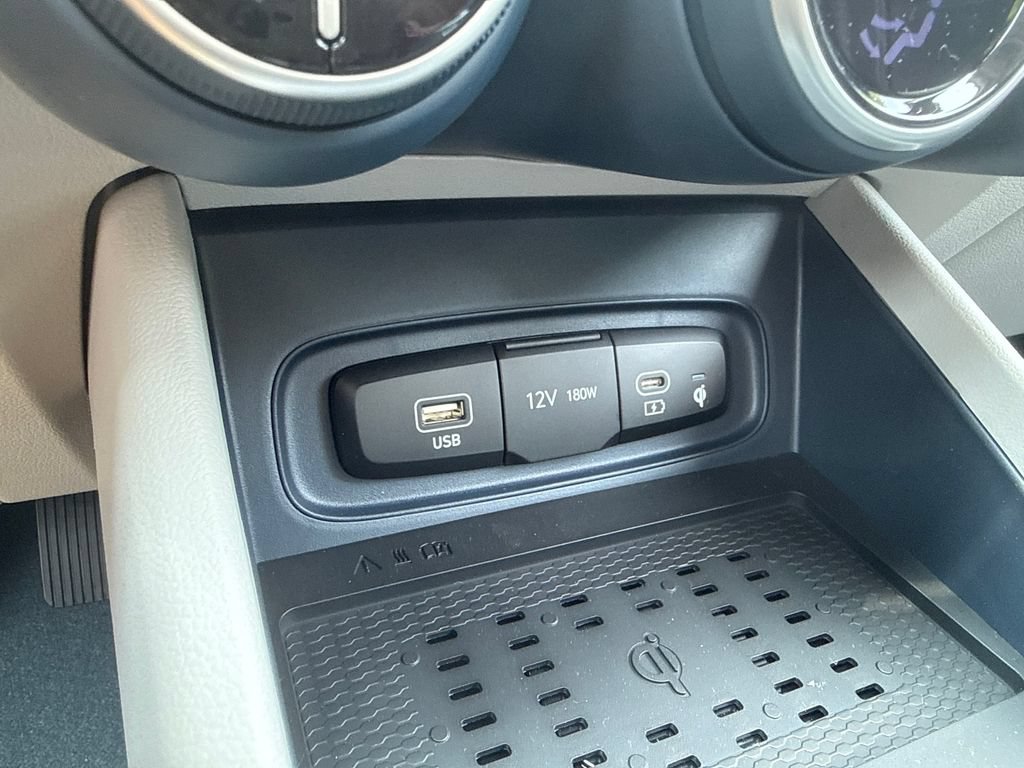New 2026 Hyundai Venue SEL FWD image 22