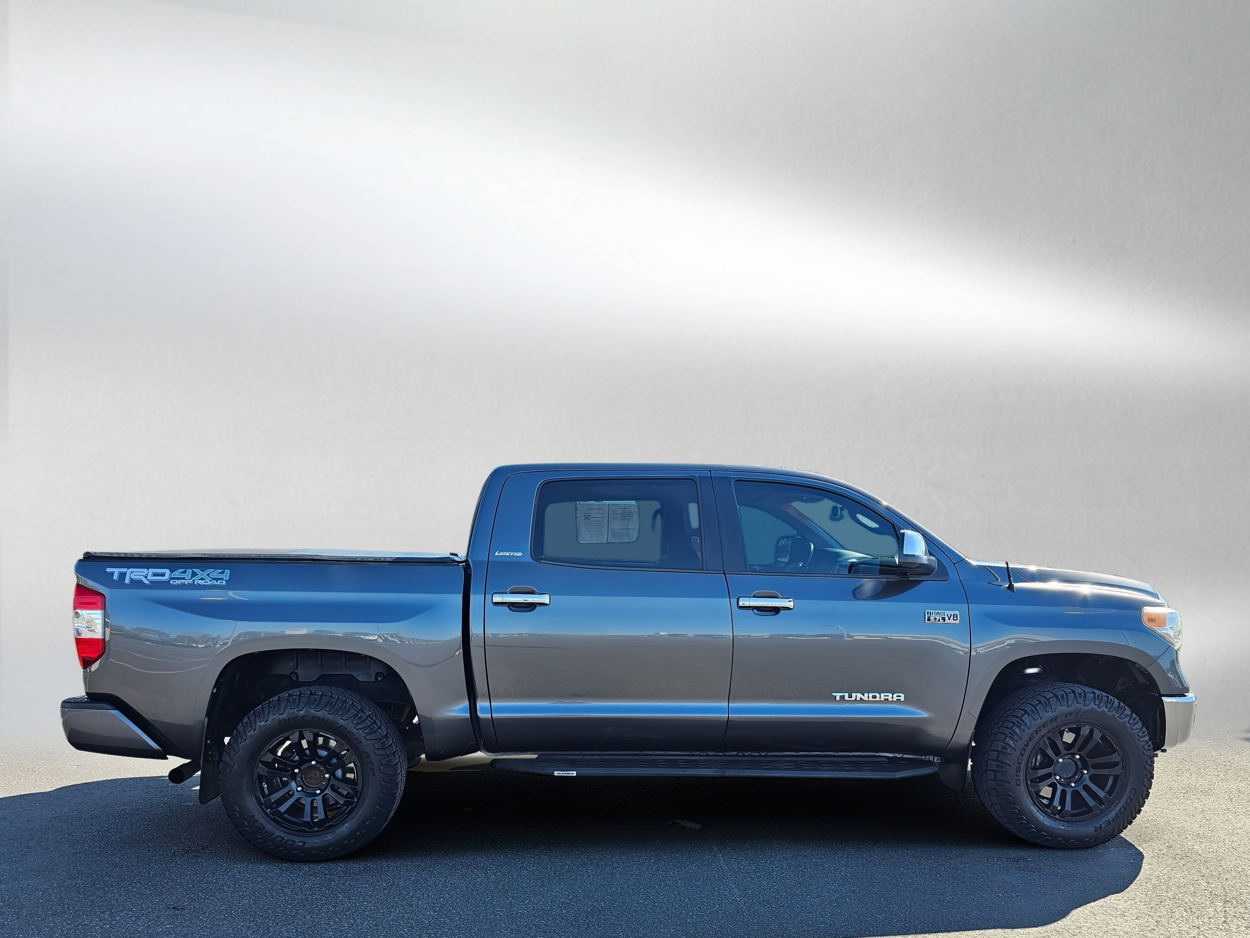 Used 2014 Toyota Tundra Limited w/ Limited Premium Package image 6