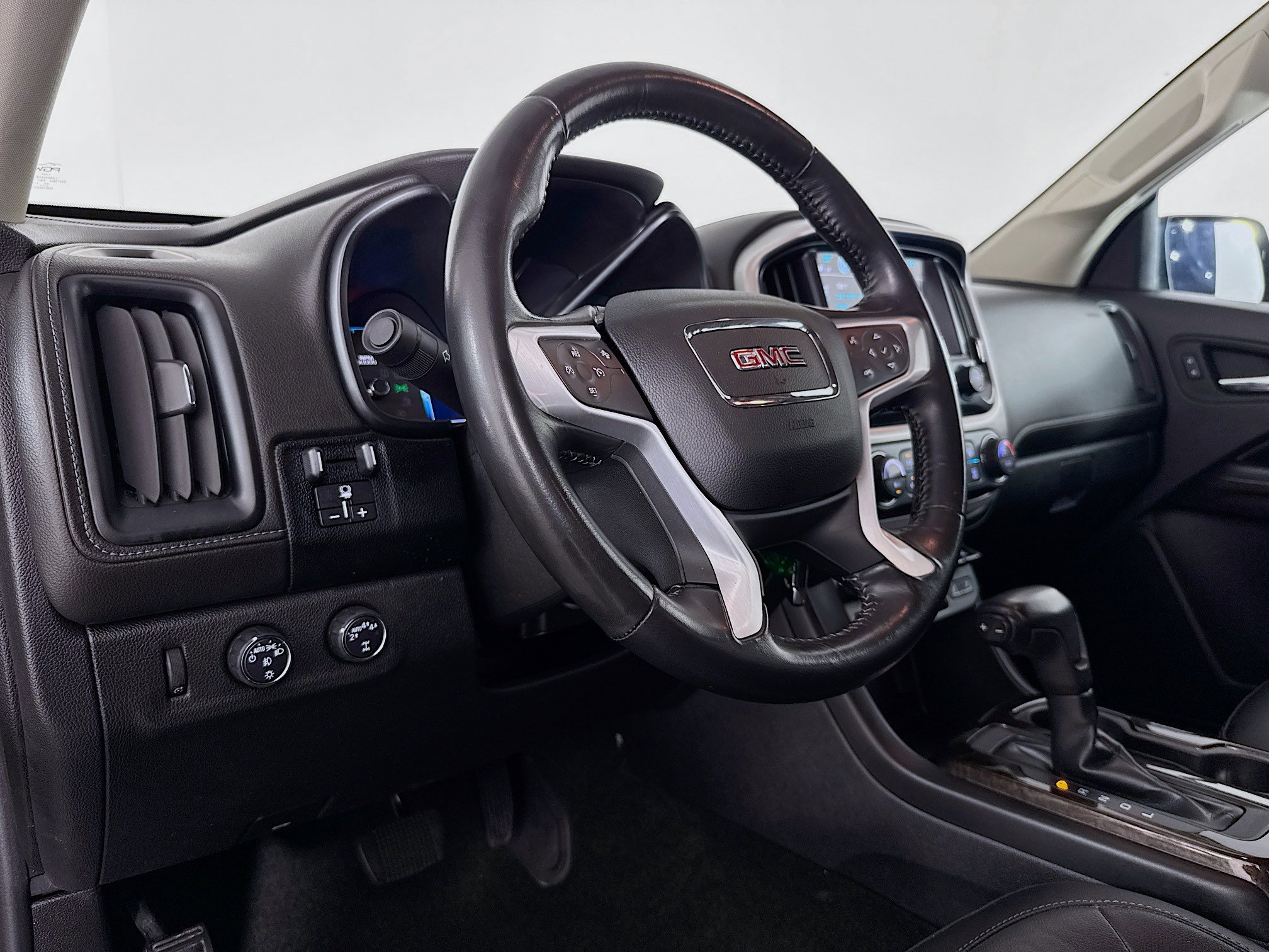 Used 2018 GMC Canyon SLT image 21