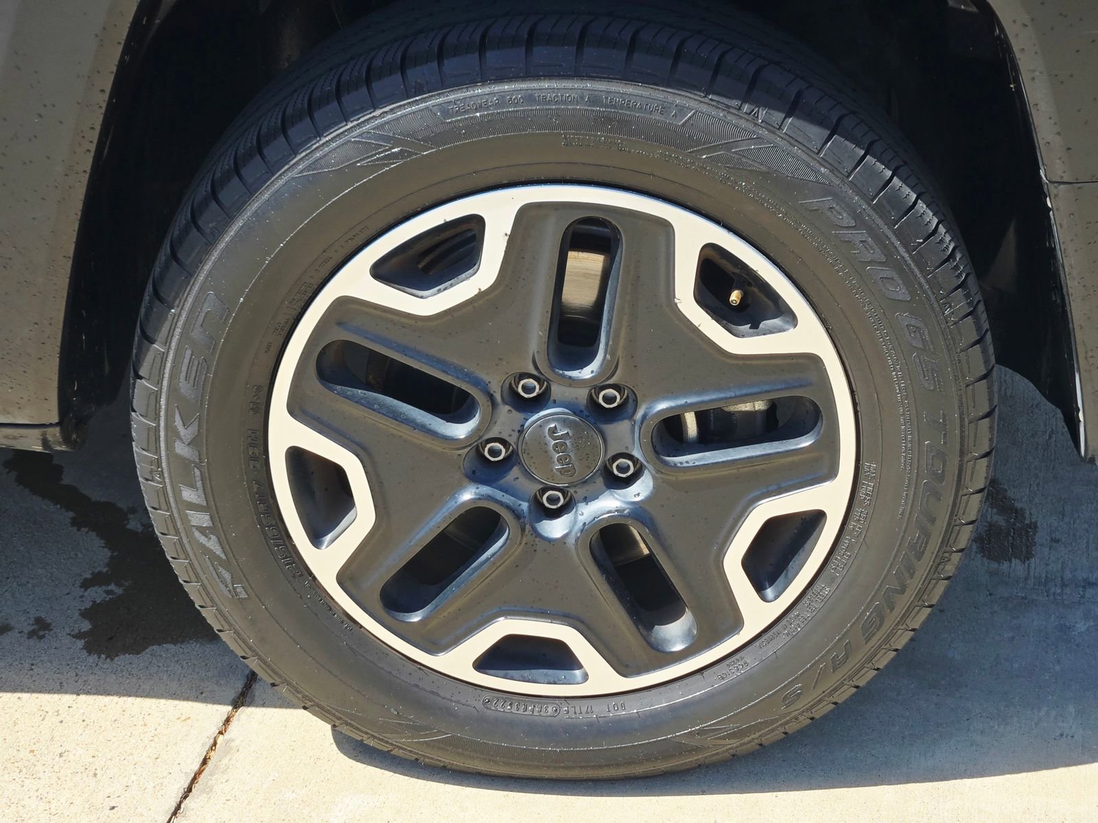 Used 2015 Jeep Renegade Trailhawk w/ Cold Weather Group image 7
