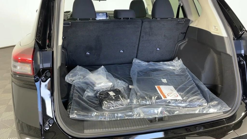 New 2025 Nissan Rogue S image 30