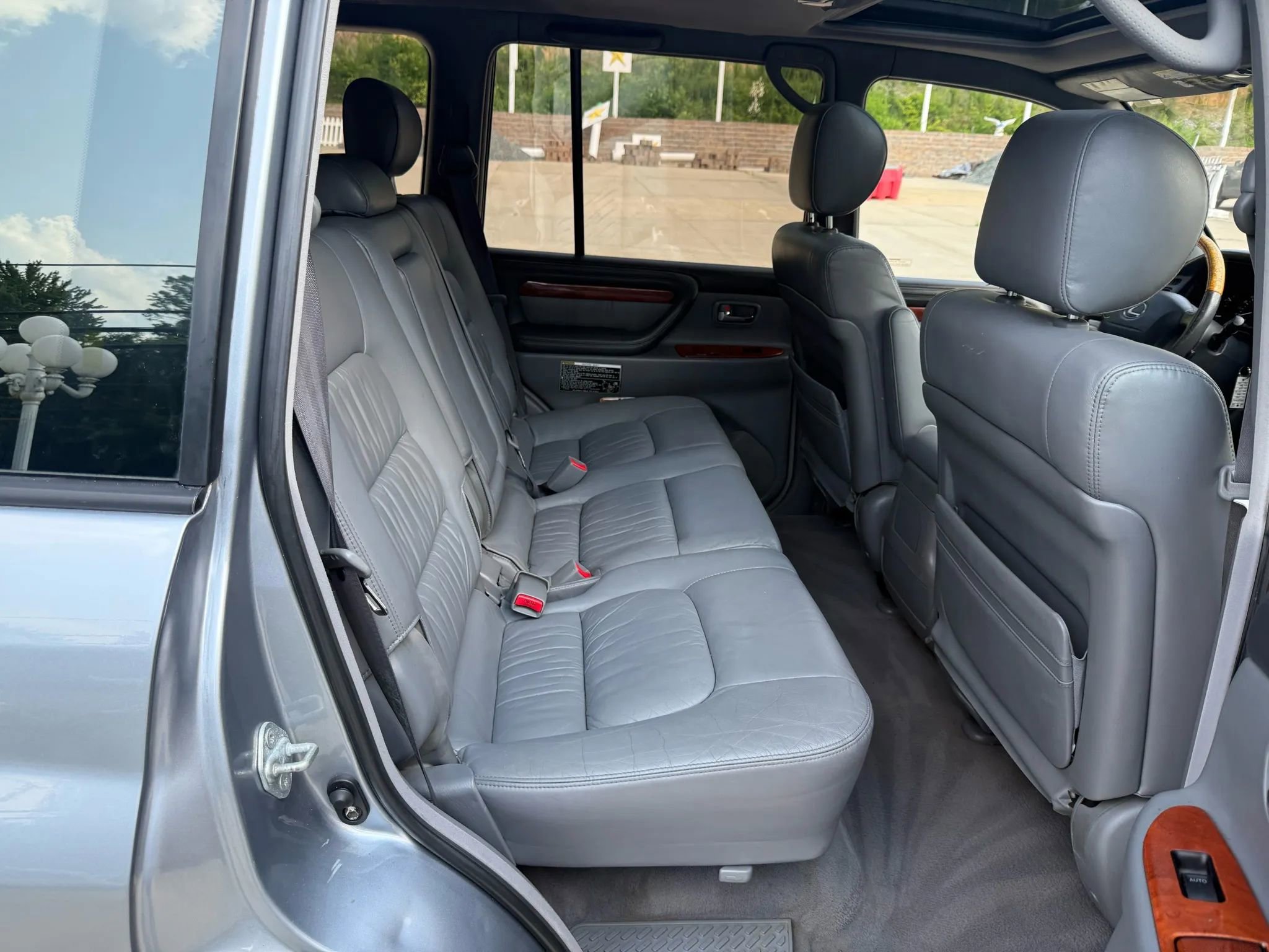 Used 2002 Lexus LX 470 4WD image 20