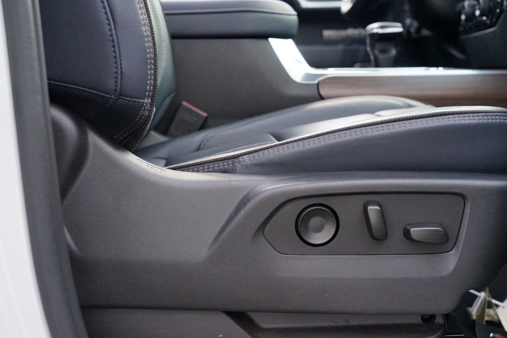 Used 2022 Chevrolet Silverado 1500 High Country w/ High Country Premium Package image 32