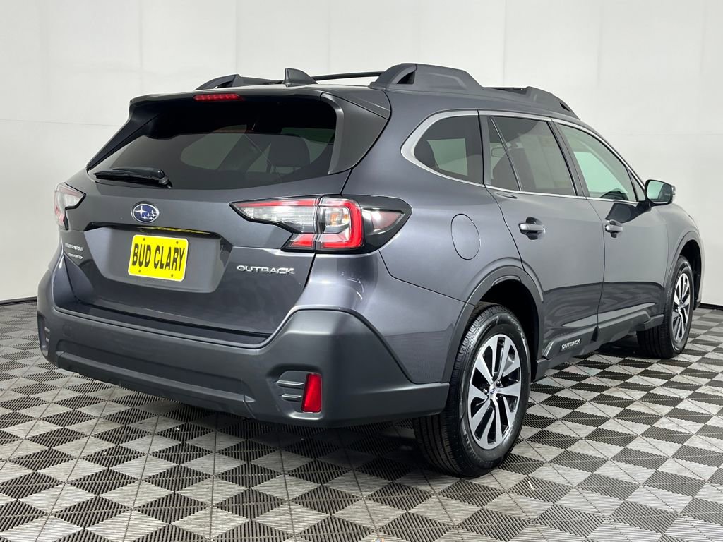 Used 2022 Subaru Outback Premium image 6