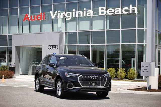 Certified 2025 Audi Q3 2.0T Premium w/ Convenience Package AWD/4WD image 1
