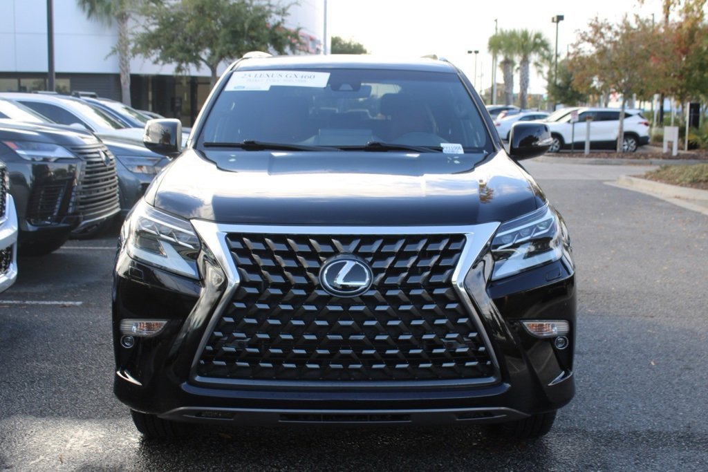 Used 2023 Lexus GX 460 Premium w/ Premium Package image 2