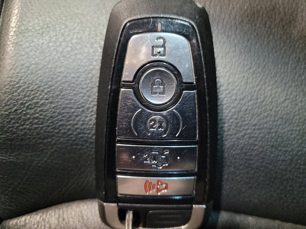 Used 2018 Ford Edge SEL w/ Equipment Group 201A AWD/4WD image 32