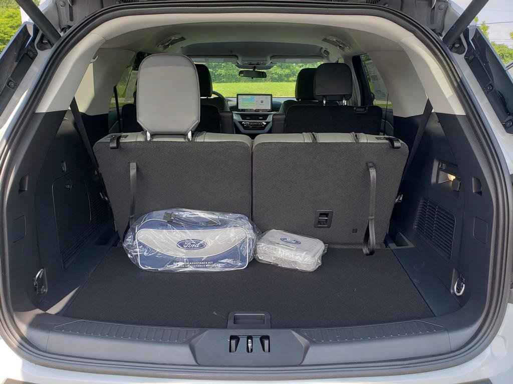 New 2026 Ford Explorer Active w/ Active Comfort Package AWD/4WD image 5