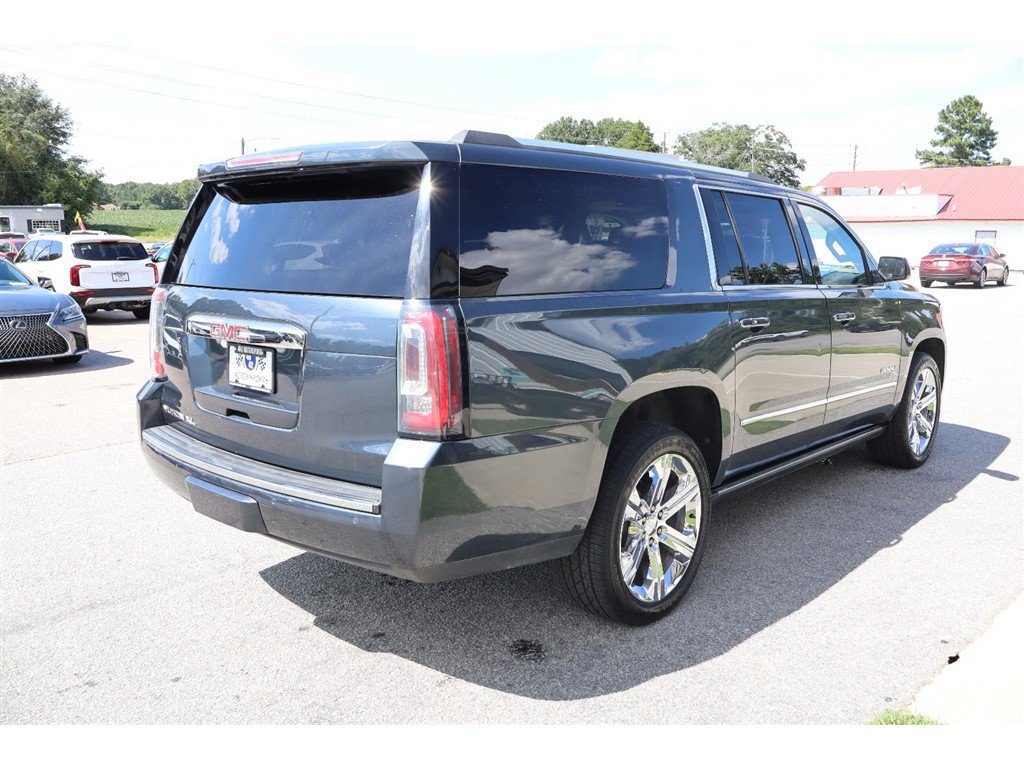 Used 2020 GMC Yukon XL Denali w/ Denali Premium Package AWD/4WD image 5