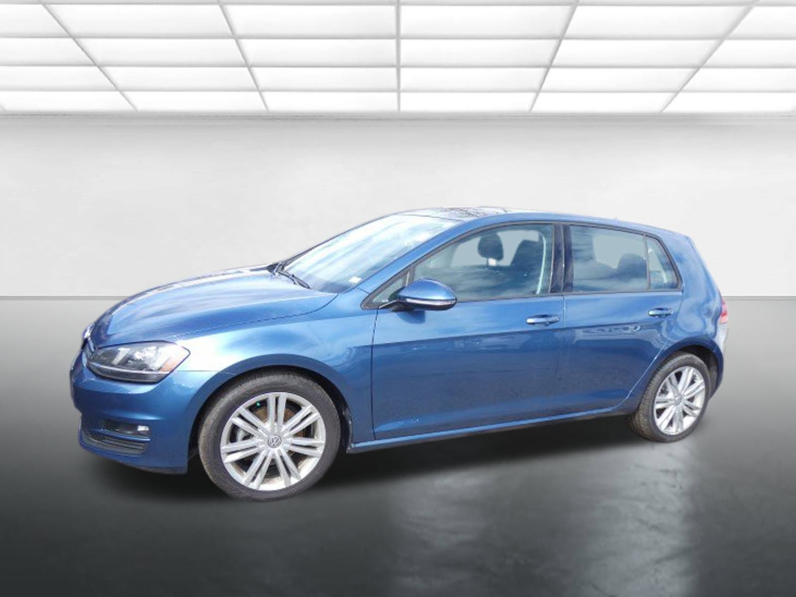 Used 2015 Volkswagen Golf TDI SE w/ Lighting Package image 2