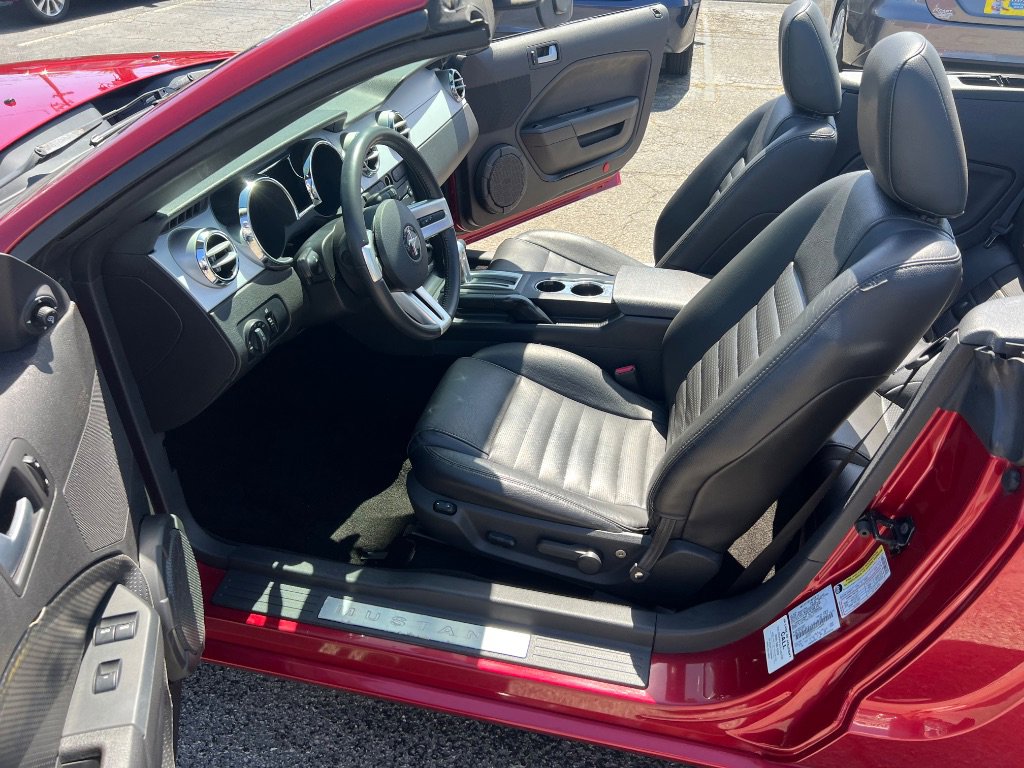 Used 2005 Ford Mustang GT image 11