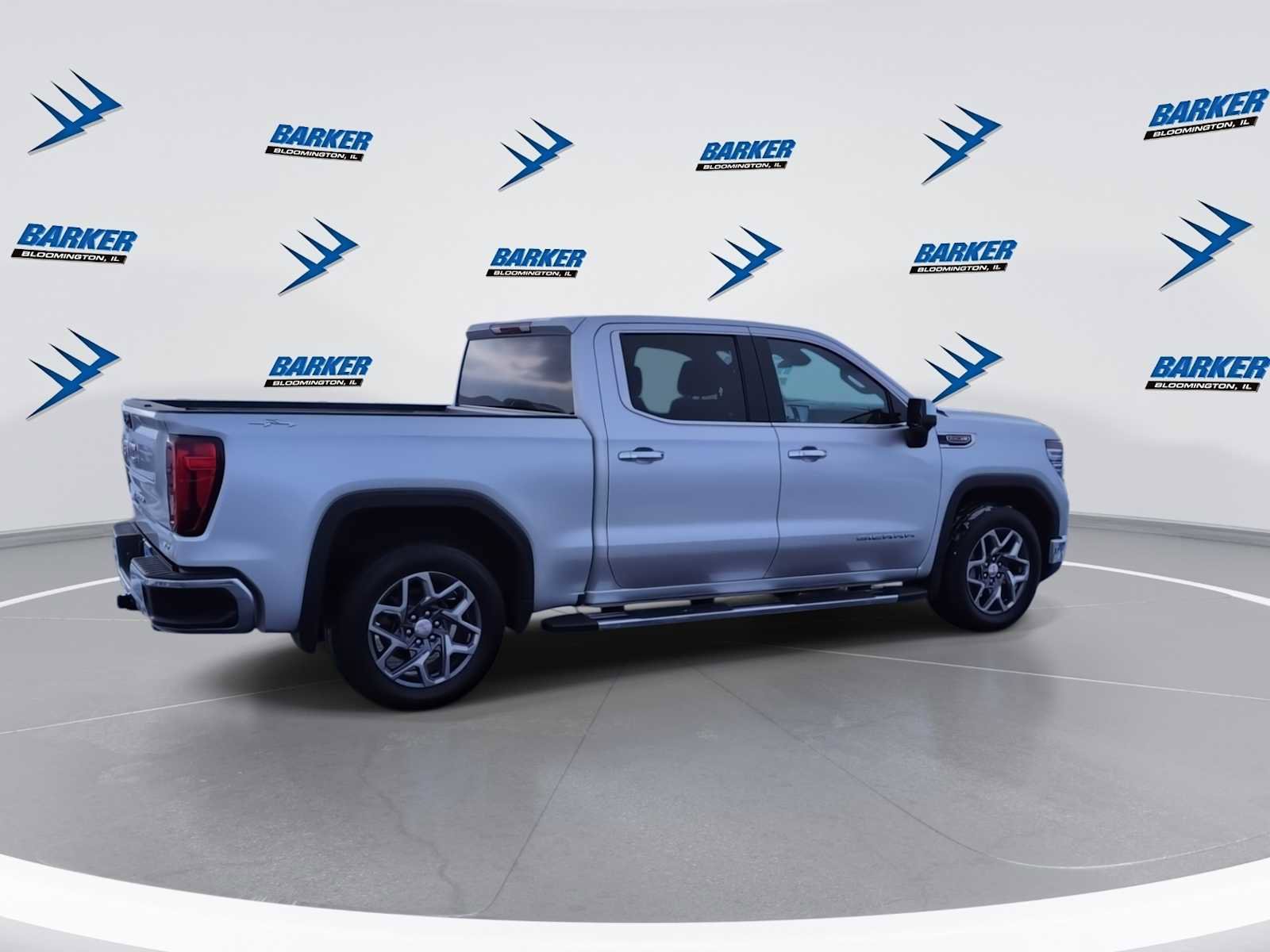 Used 2022 GMC Sierra 1500 SLT w/ SLT Premium Package image 9