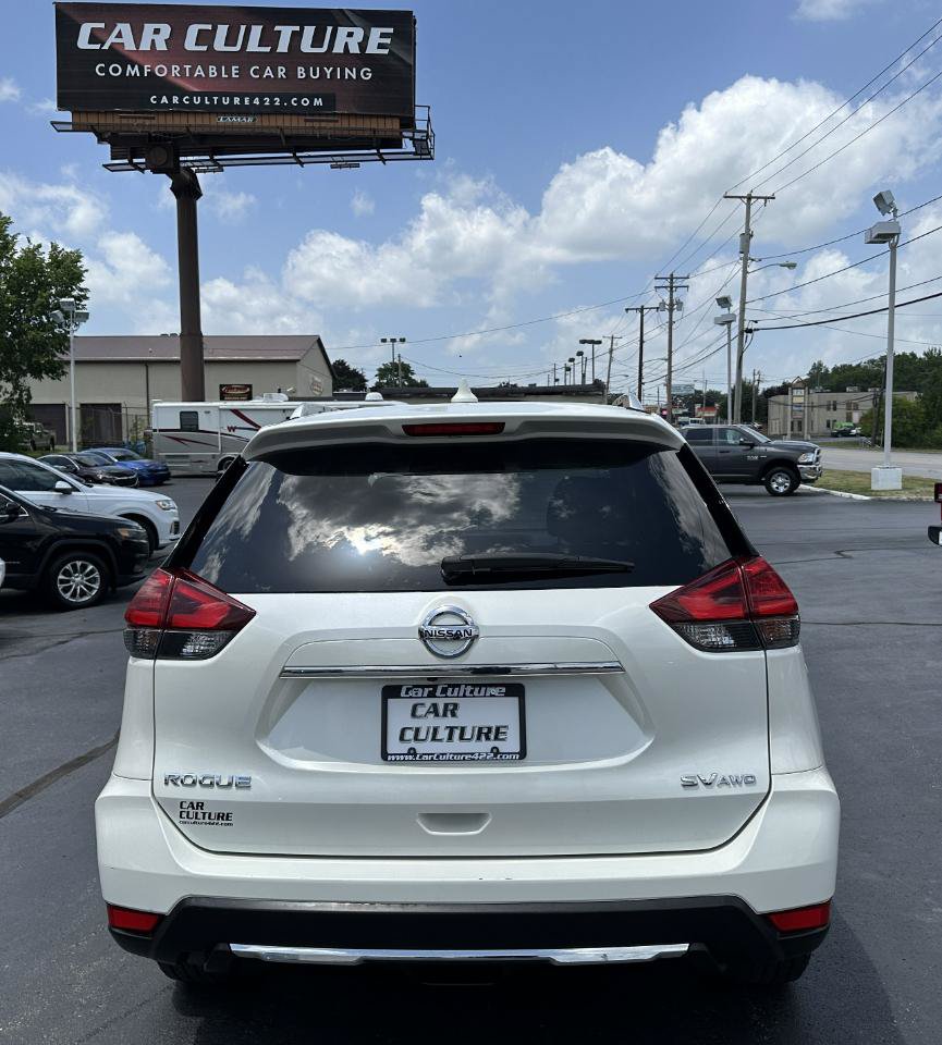 Used 2017 Nissan Rogue SV AWD/4WD image 13