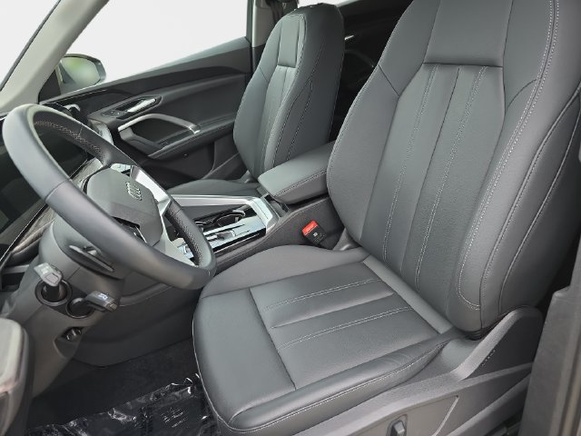 Certified 2025 Audi Q5 Premium w/ Convenience Package AWD/4WD image 18