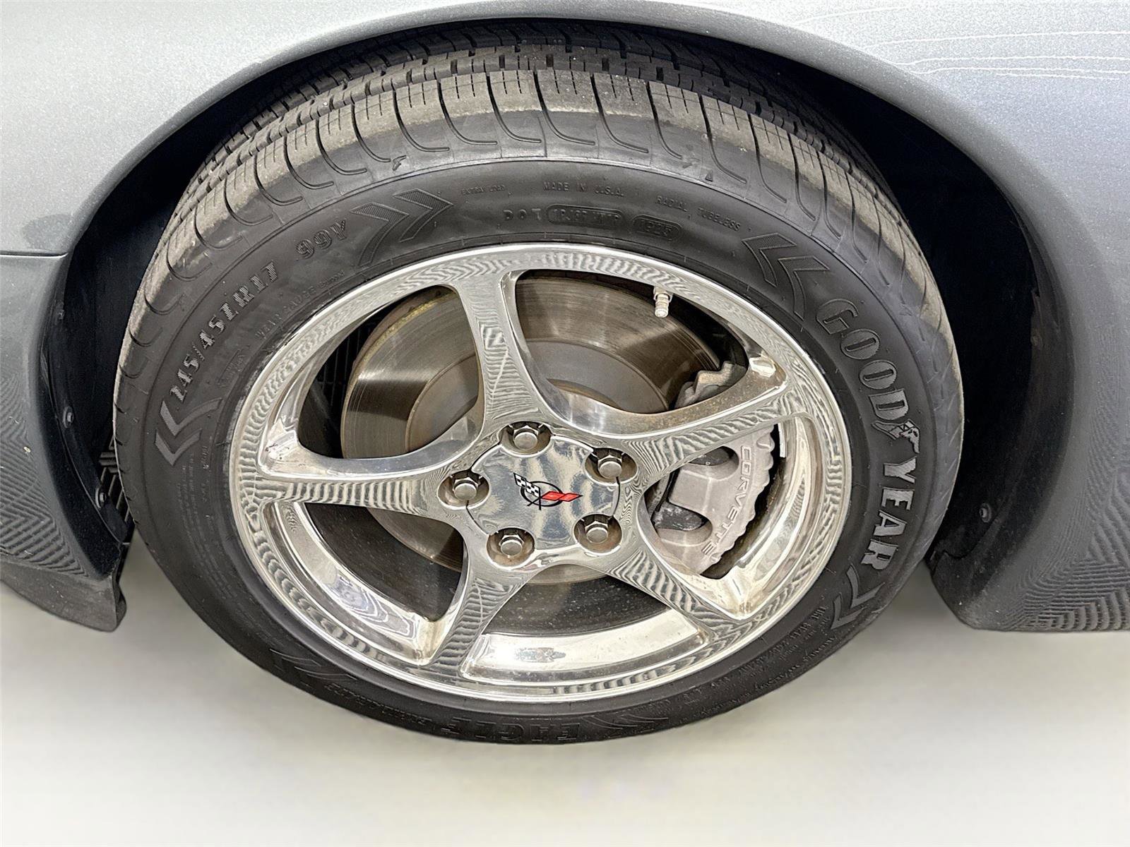 Used 2004 Chevrolet Corvette Convertible w/ Preferred Equipment Group RWD image 19