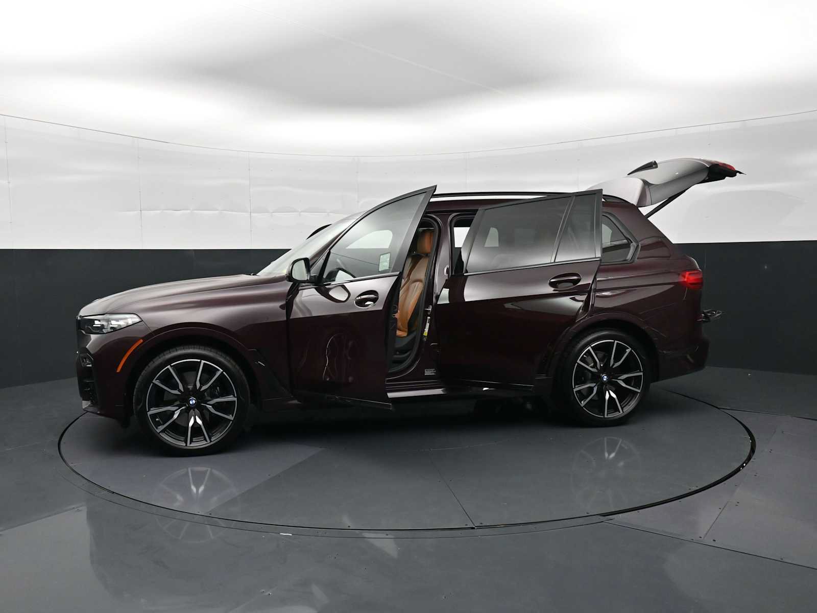 Used 2021 BMW X7 xDrive40i w/ M Sport Package AWD/4WD image 37