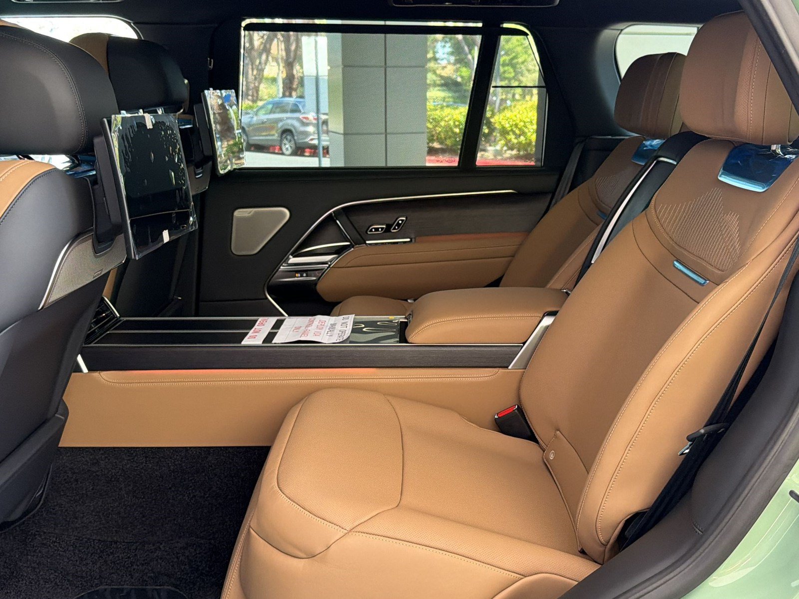 New 2026 Land Rover Range Rover SV AWD/4WD image 27