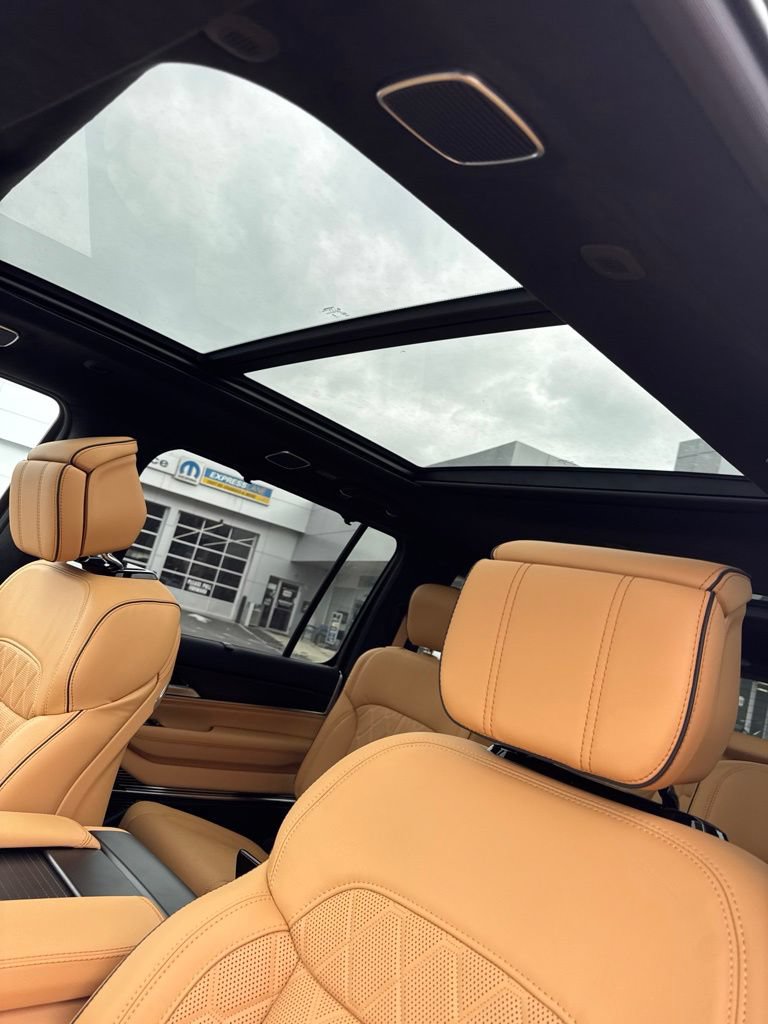 New 2026 Jeep Grand Wagoneer Summit AWD/4WD image 12