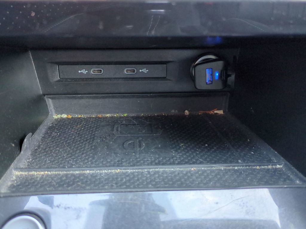 Used 2023 Volkswagen Tiguan SE R-Line image 28