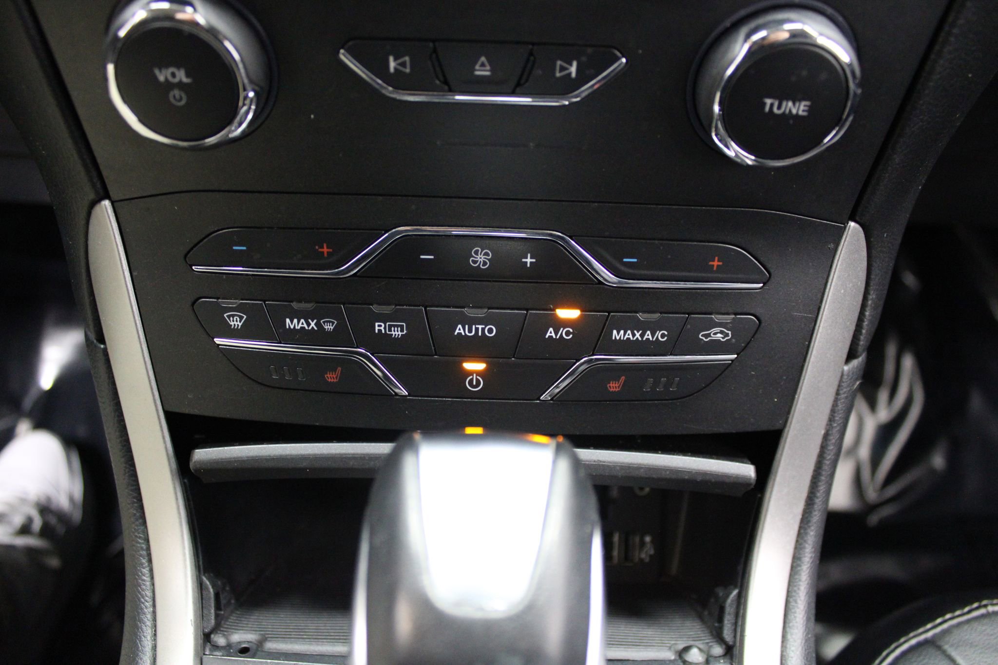 Used 2015 Ford Edge SEL w/ Equipment Group 201A AWD/4WD image 38