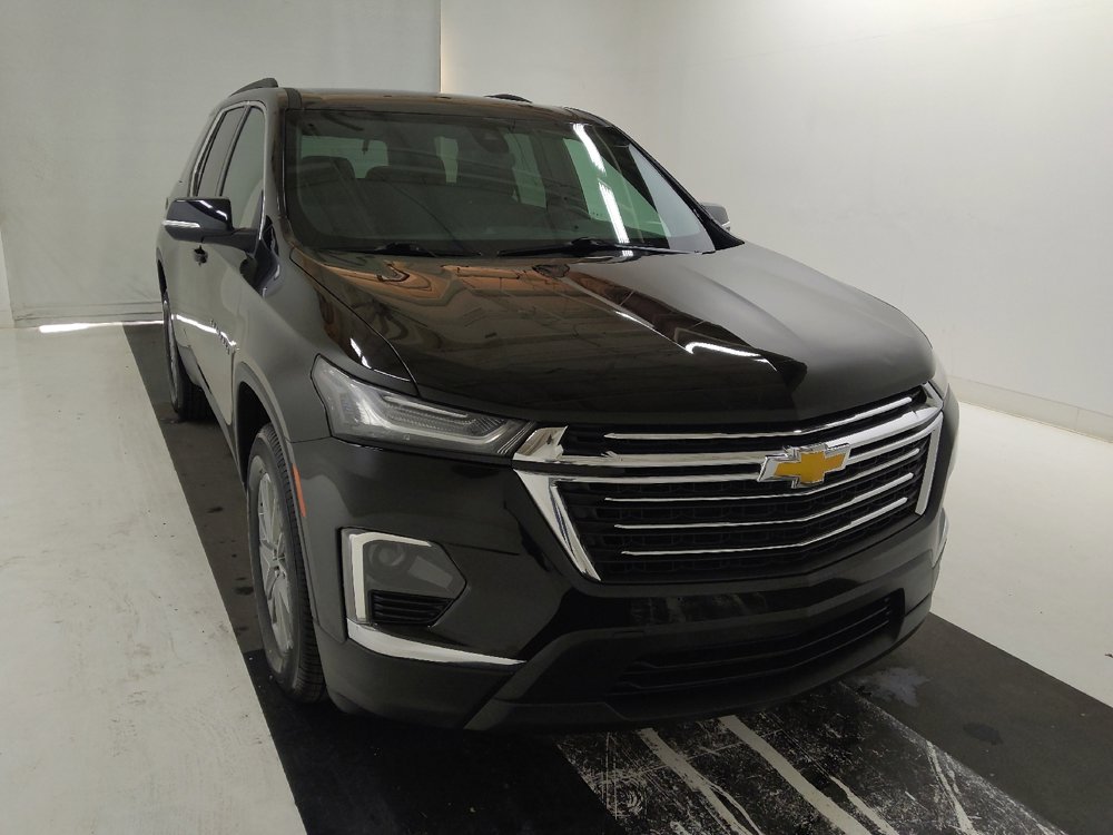 Used 2023 Chevrolet Traverse LT image 14