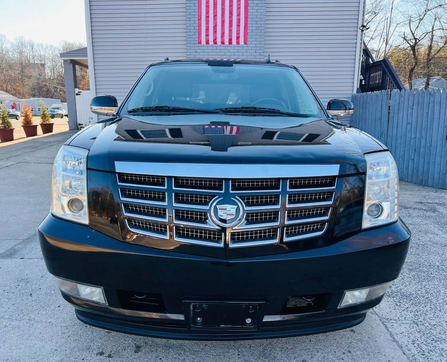 Used 2009 Cadillac Escalade EXT image 2