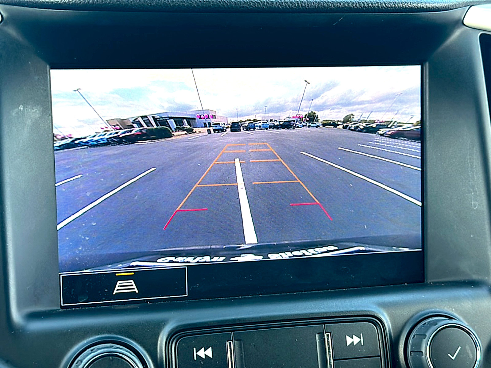 Used 2024 GMC Terrain SLE w/ Driver Convenience Package FWD image 34