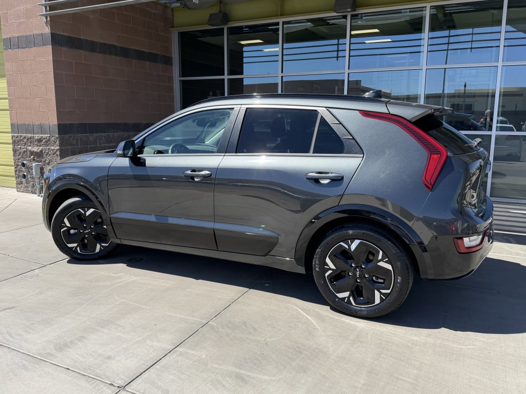 Used 2023 Kia Niro Wave w/ Wave Preserve Package image 5
