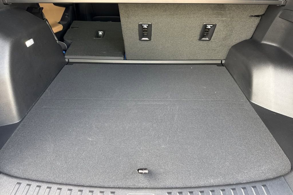 Used 2026 Chevrolet Equinox ACTIV w/ Convenience Package III AWD/4WD image 15