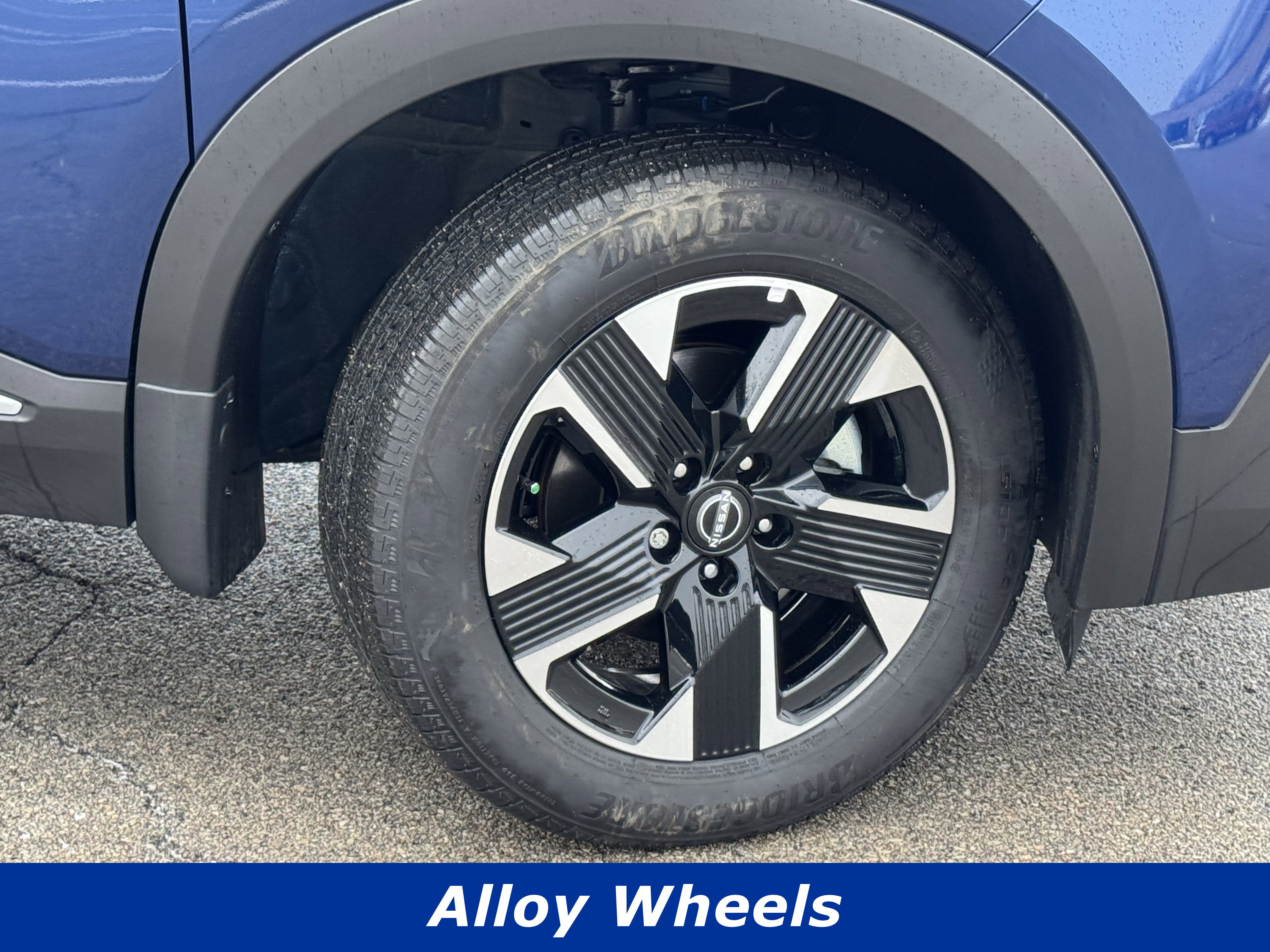 Used 2025 Nissan Kicks SV image 14