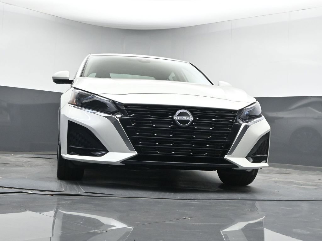 New 2025 Nissan Altima 2.5 SL image 16