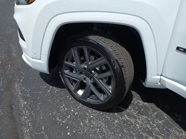 Used 2025 Jeep Compass Limited w/ Driver Assist Group I AWD/4WD image 56