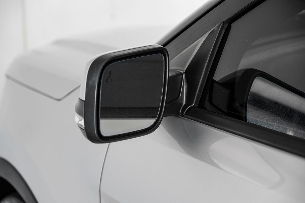 Used 2019 Ford Explorer Limited w/ Class III Trailer Tow Package FWD image 43