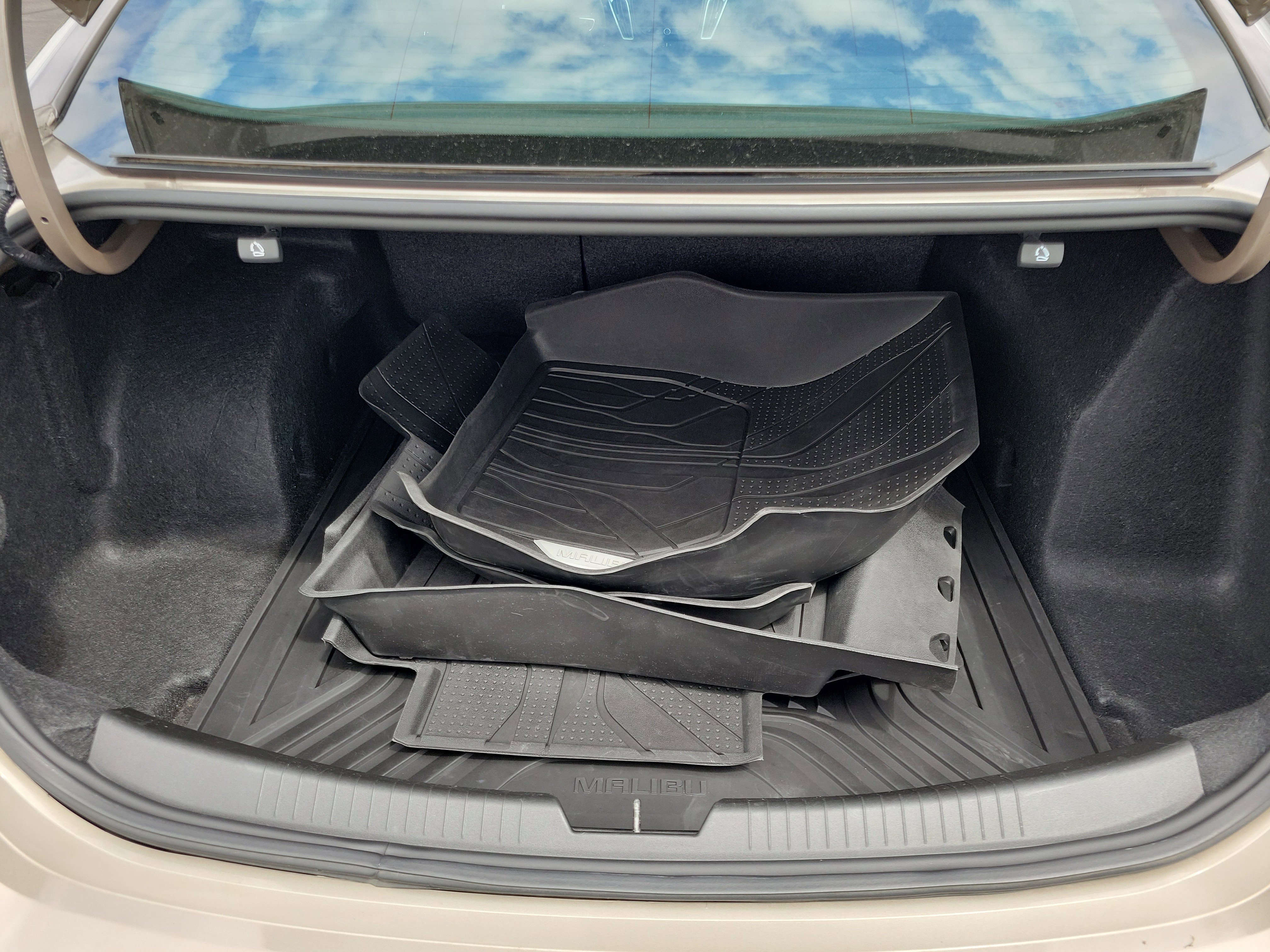Used 2023 Chevrolet Malibu LS w/ LPO, Floor Liner Package FWD image 8