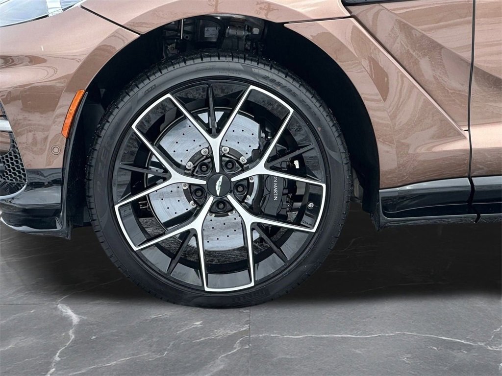 New 2026 Aston Martin DBX 707 image 31