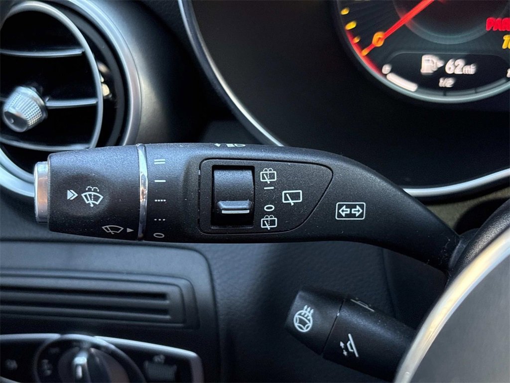 Used 2020 Mercedes-Benz GLC 300 image 26