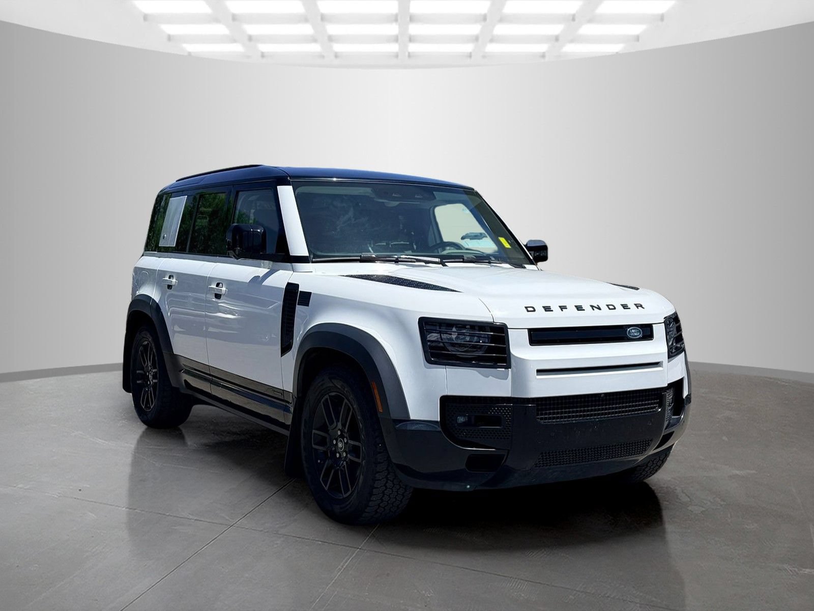Used 2021 Land Rover Defender 110 X-Dynamic HSE AWD/4WD image 3