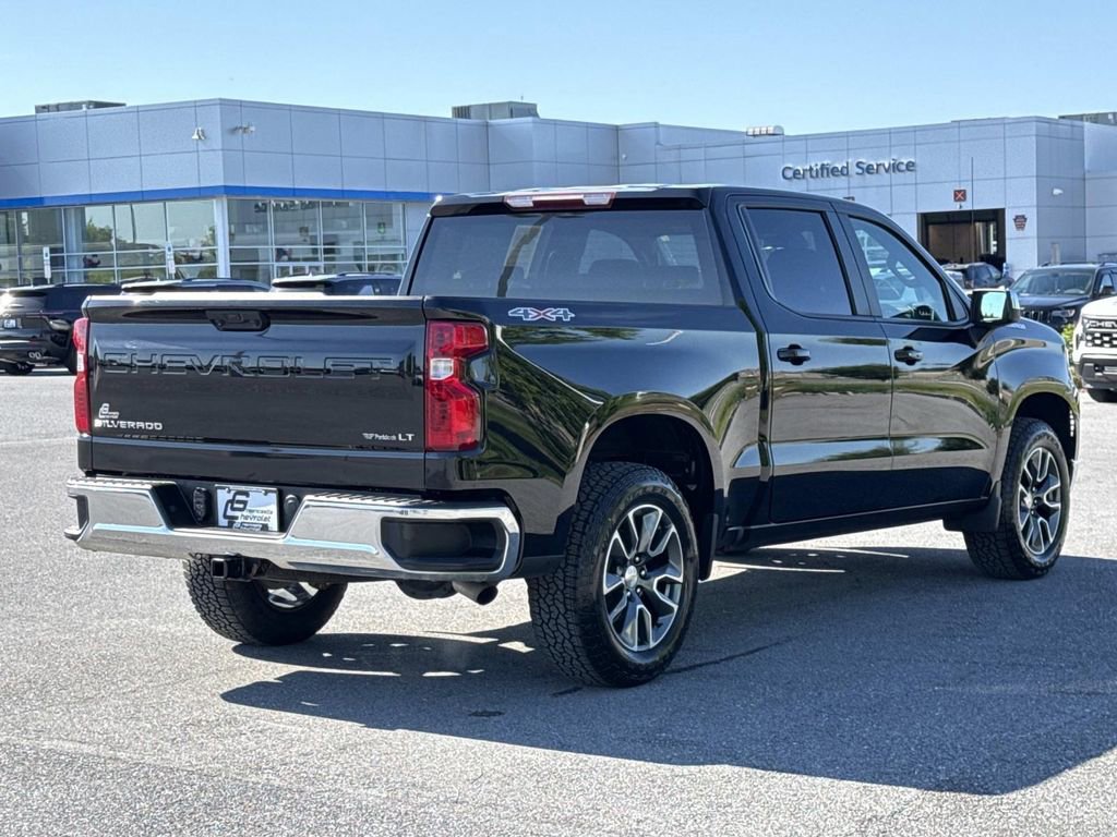 Used 2023 Chevrolet Silverado 1500 LT AWD/4WD image 25
