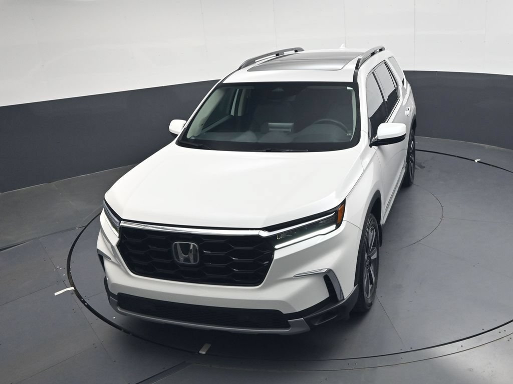 Certified 2025 Honda Pilot Touring image 24