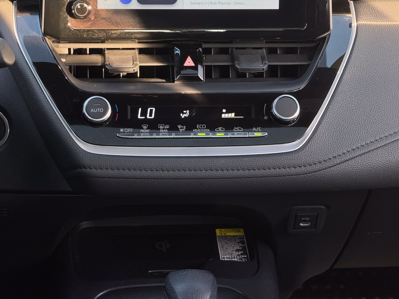 Used 2024 Toyota Corolla SE w/ SE Premium Package FWD image 19