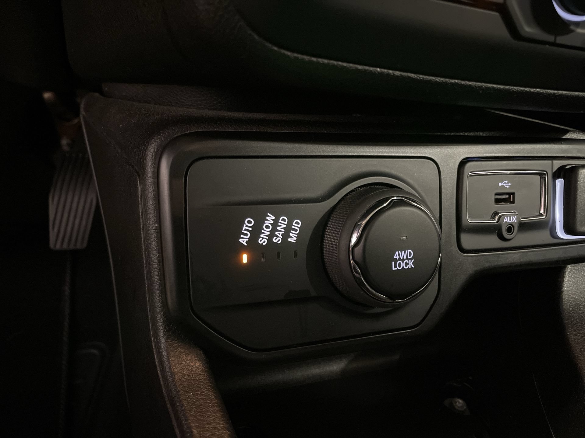 Used 2023 Jeep Renegade Latitude AWD/4WD image 30